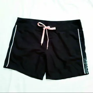 شلوارک زنانه