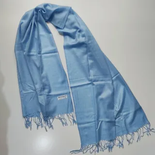 شال آبی آسمانی