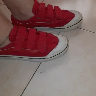 کتانی ونس قرمز