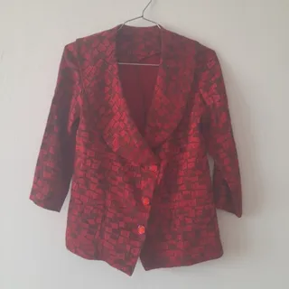 کت ژاکارد قرمز و دامن