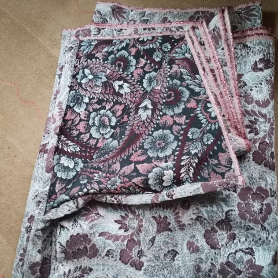 پارچه مبلی گلدار