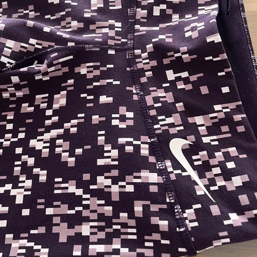 لگ نایکی بنفش