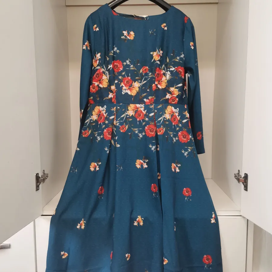 لباس مجلسی آبی گلدار خارج