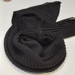 روسری پلیسه