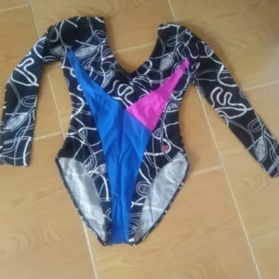 مایو و لباس بدنسازی