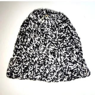 کلاه بافتنی اچ اند ام