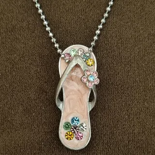 آویز دمپایی