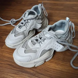 کفش اسپرت ، کتونی