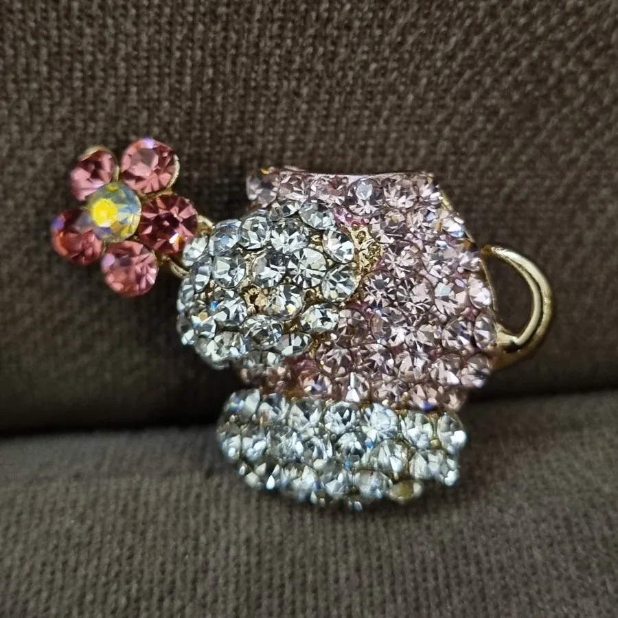 آویز دخترانه