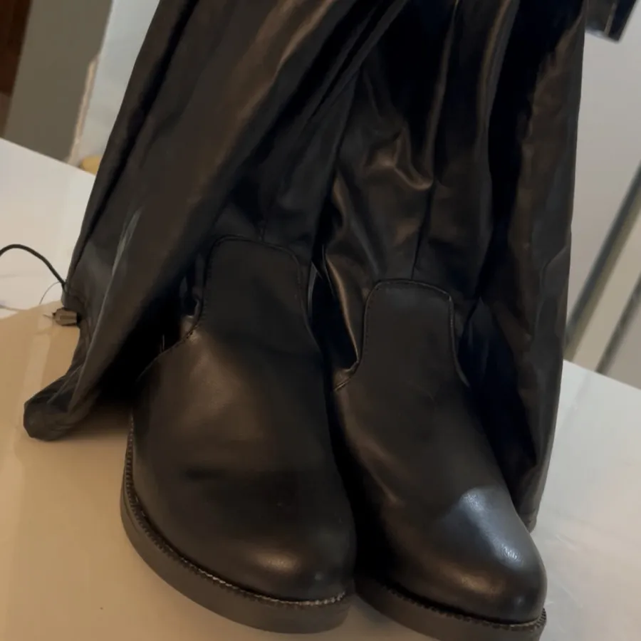 چکمه چرم بلند