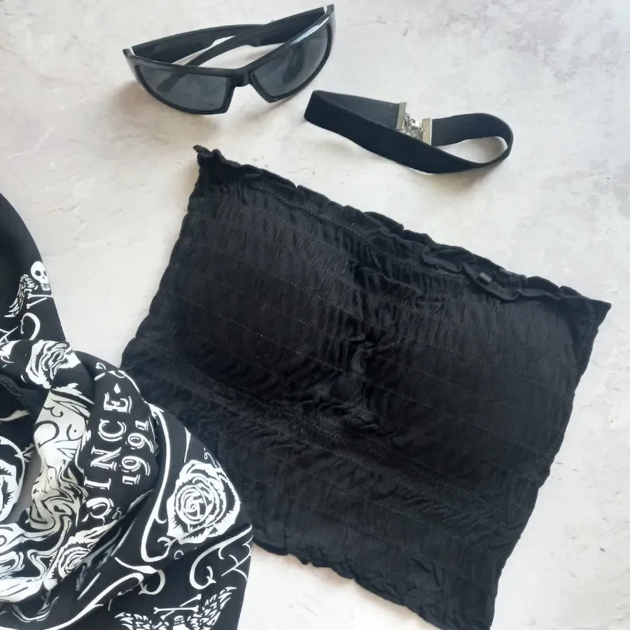 کراپ دکلته نیمتنه عینک