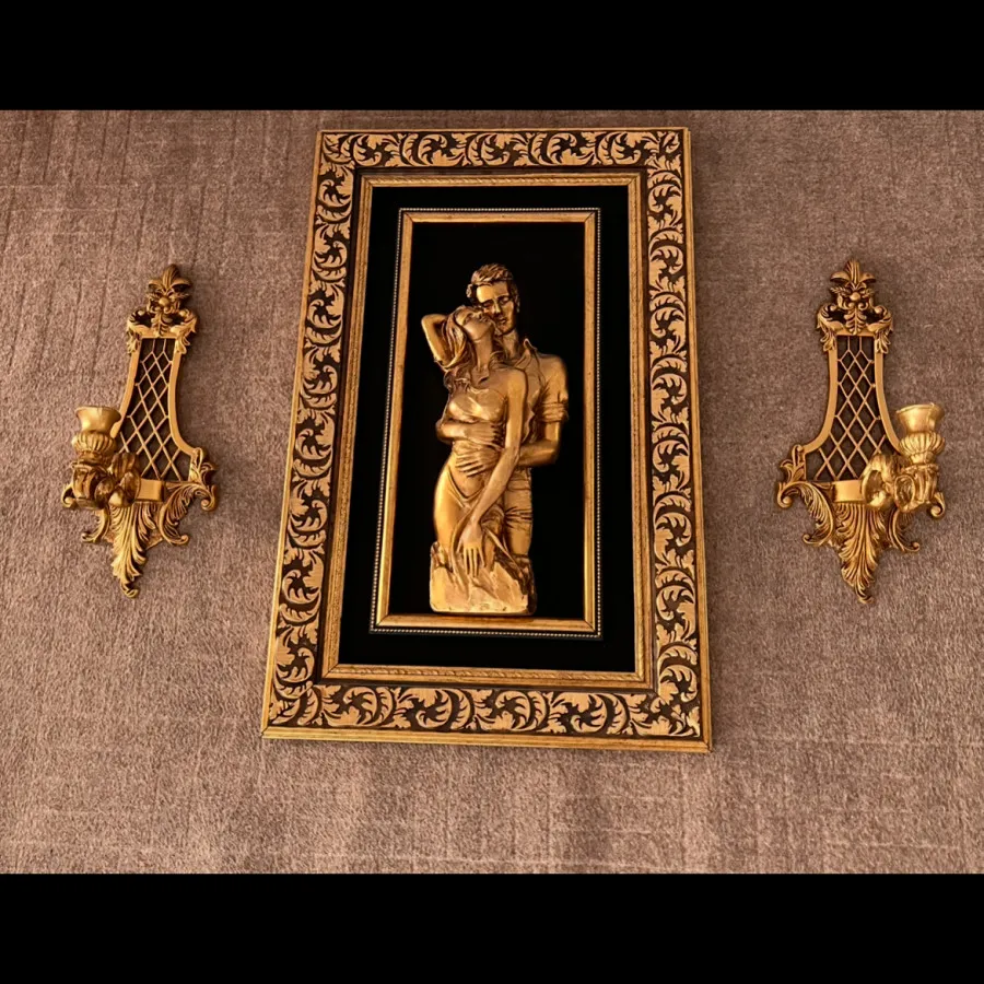 تابلو و شمعدان