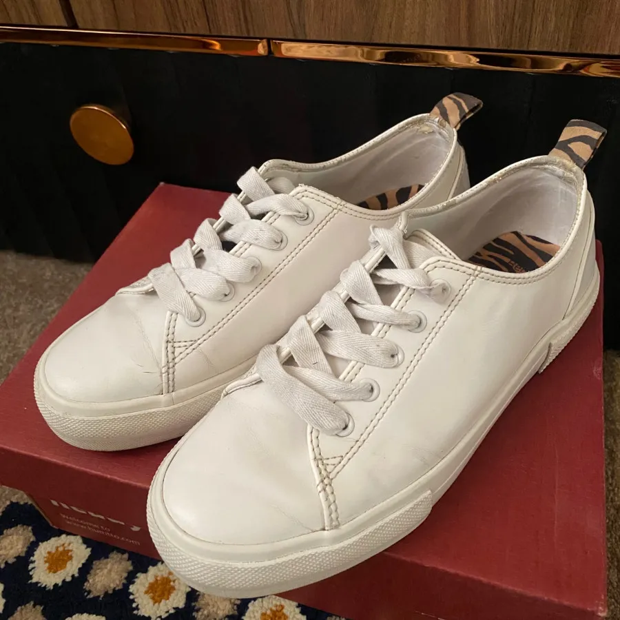 کتونی برشکا