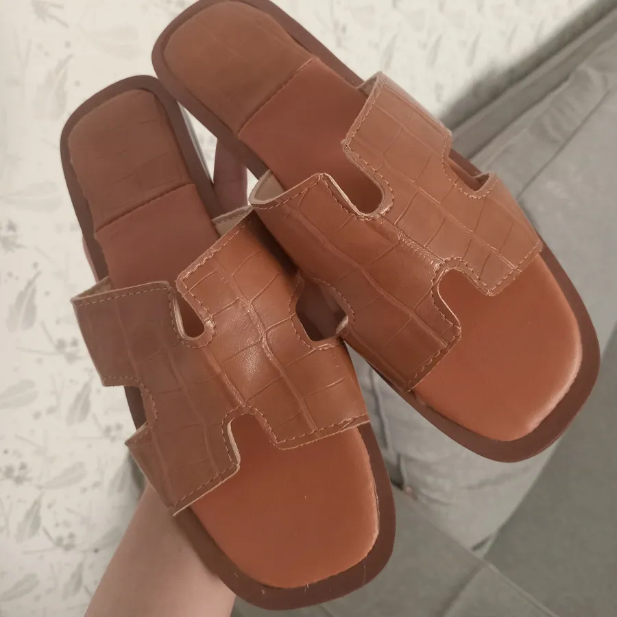 دمپایی نیکتا آکبند اصل