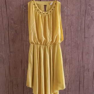 پیراهن زرد زنانه