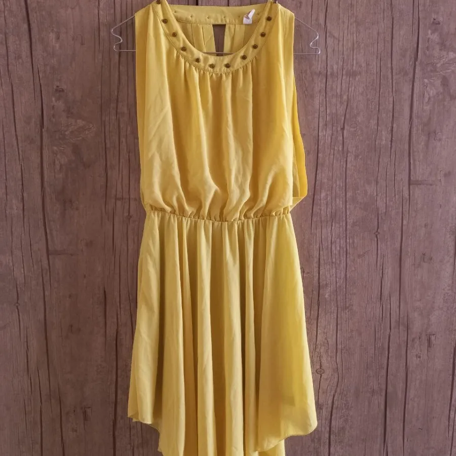 پیراهن زرد زنانه