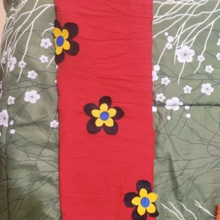 شال قرمز گلدار