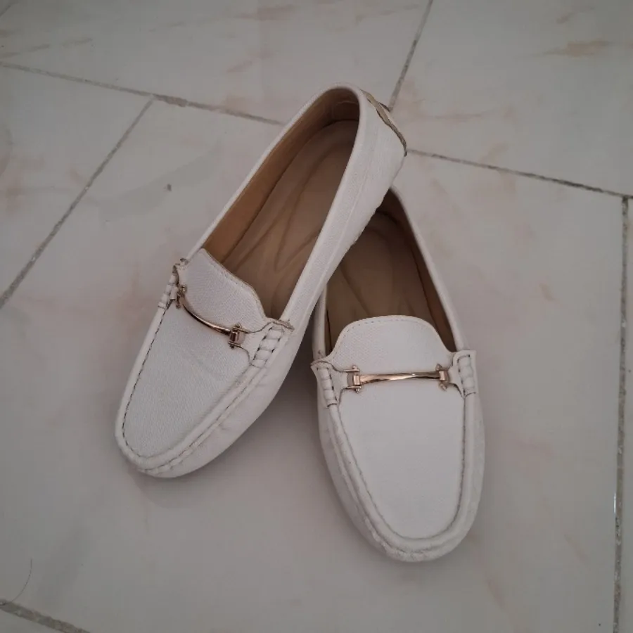 کفش کالج سفید