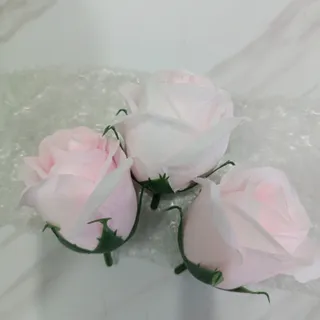 گل مصنوعی رز صورتی