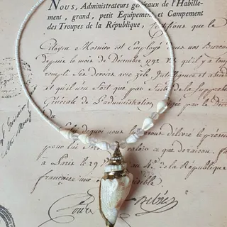 گردنبند منجوق و گوش ماهی