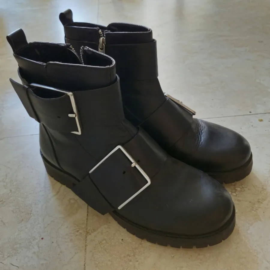 بوت استرادیواریوس