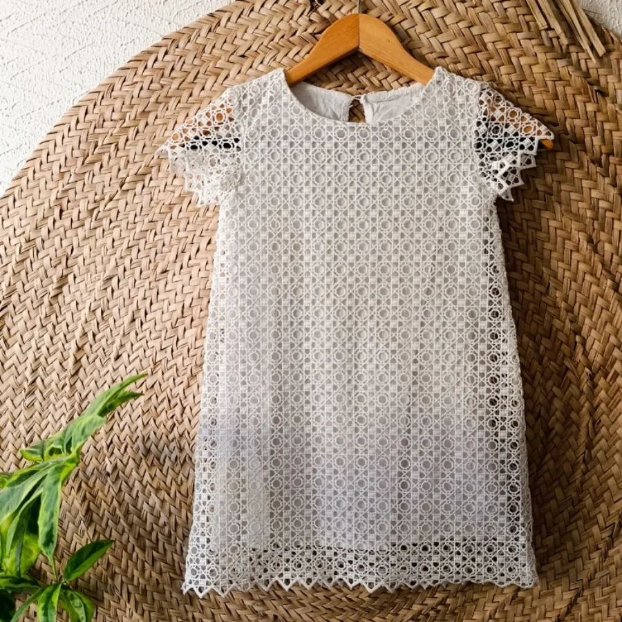 پیراهن دخترانه