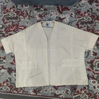 مانتو فری‌سایز شیری رنگ