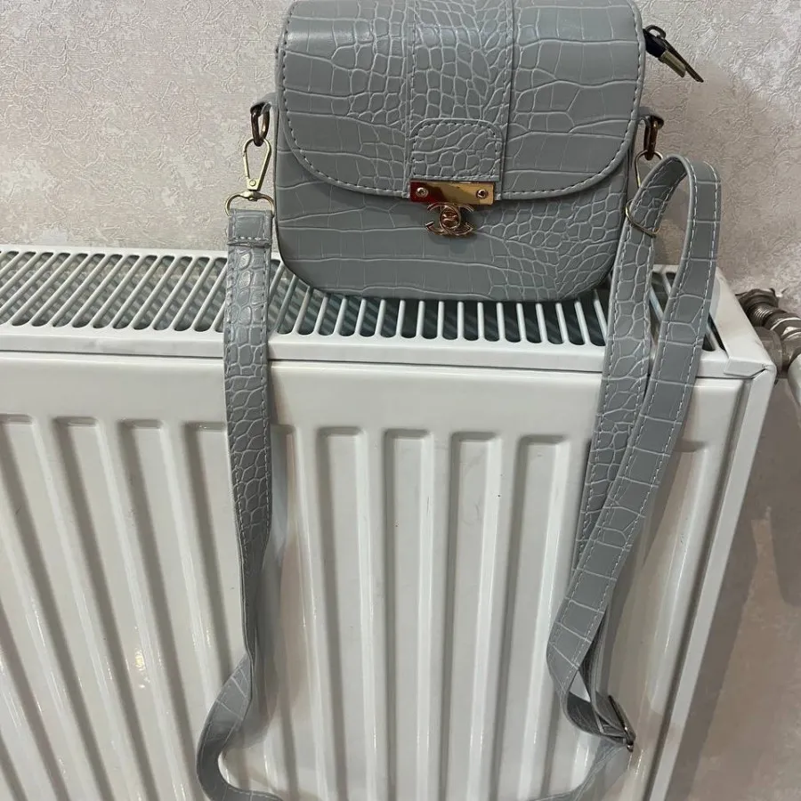 کیف خاکستری