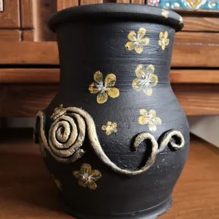 گلدان سفالی