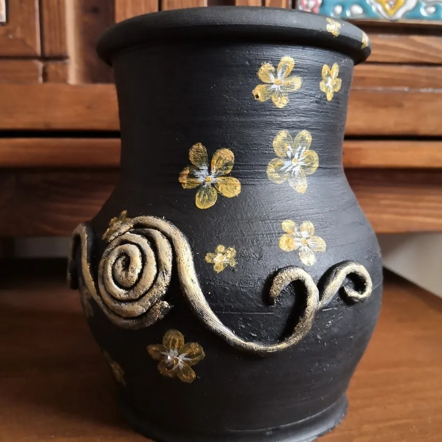 گلدان سفالی