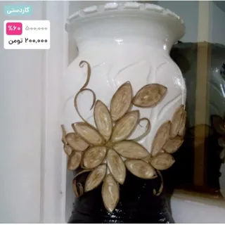 گلدان بزرگ گوشه سالن