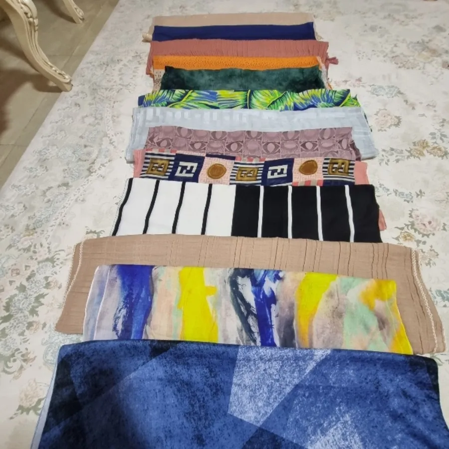 تعدادی زیادی شال