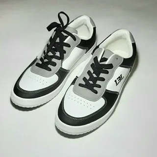 کتونی اورجینال اماراتی