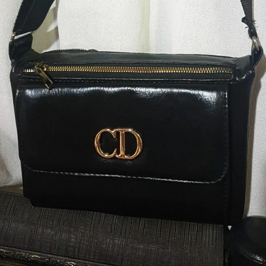 کیف چرم براق زنانه جادار