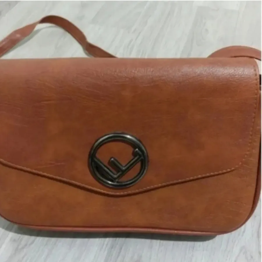 کیف برند fendi