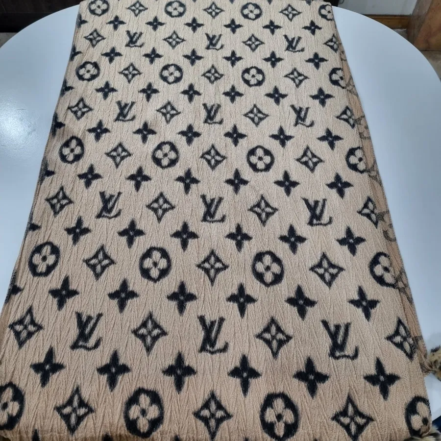 شال مخمل LVنو