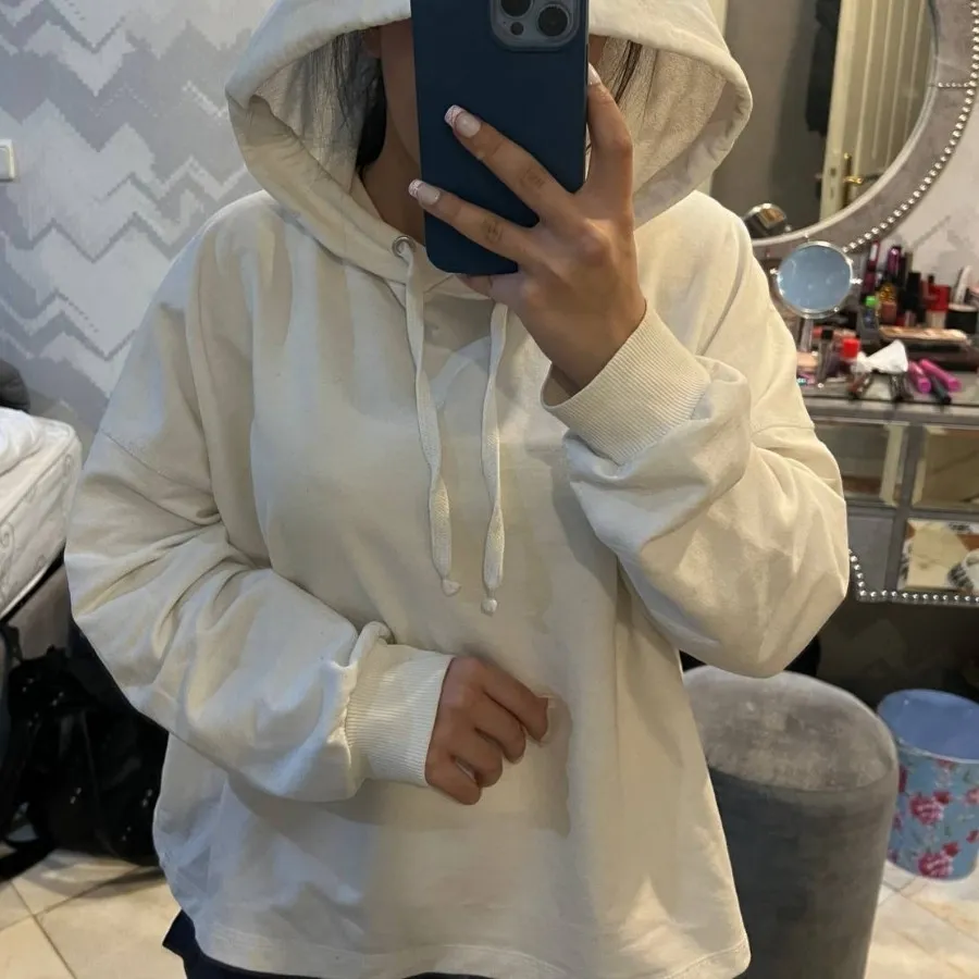 هودی سفید السی وایکیکی