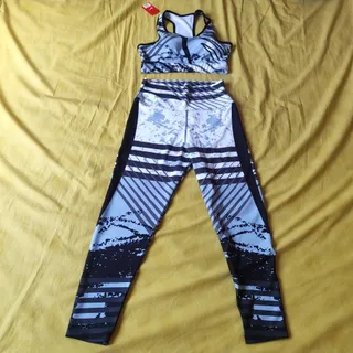 نیم تنه و لگ