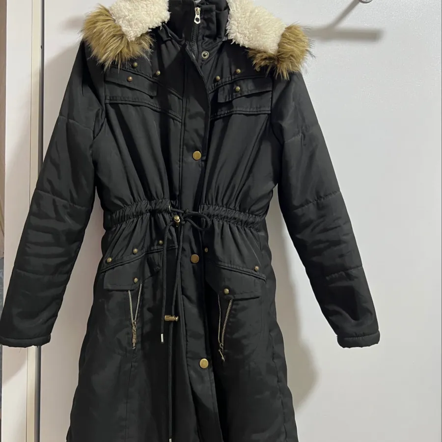 کاپشن کلاهدار