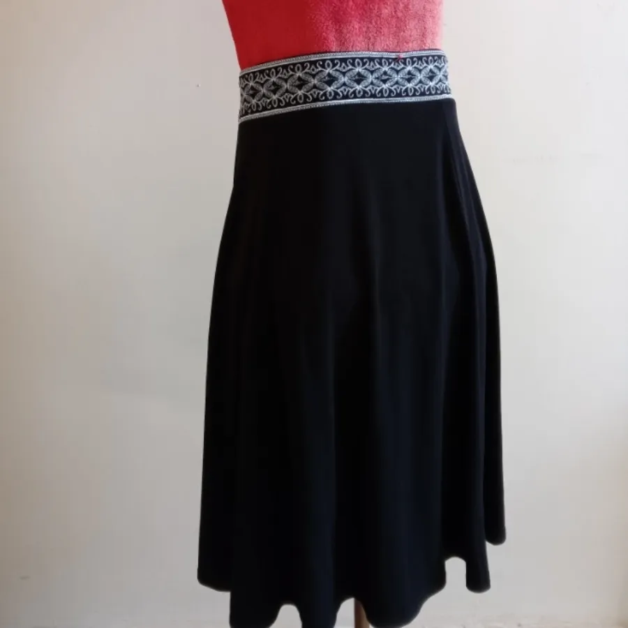 دامن زنانه کلوش