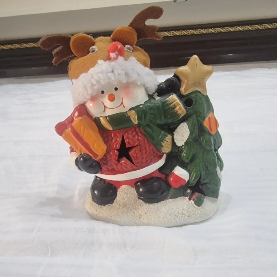 مجسمه بابا برفی