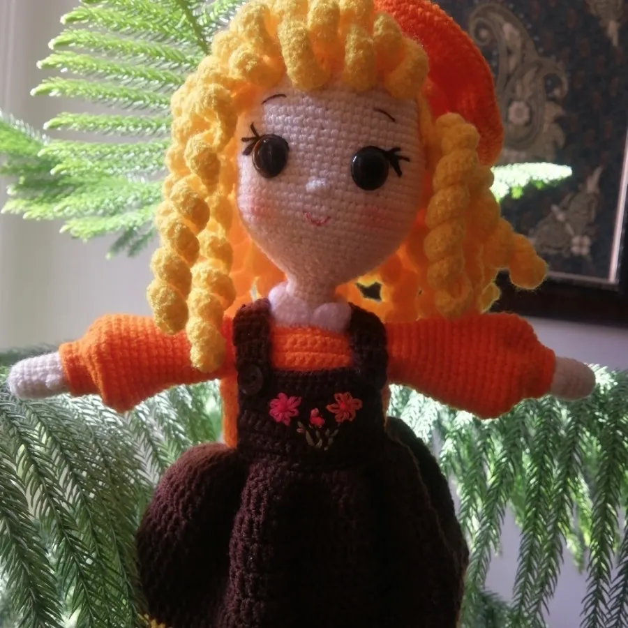 عروسک قلاب بافی پاییزی