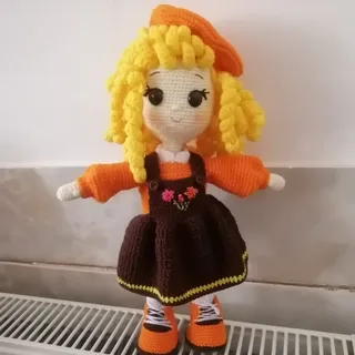 عروسک قلاب بافی دختر