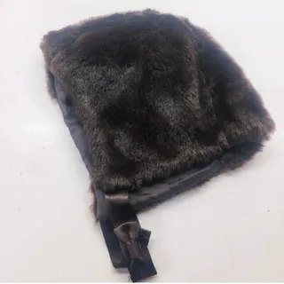 کلاه رو گوشی 
پشمی و گرم