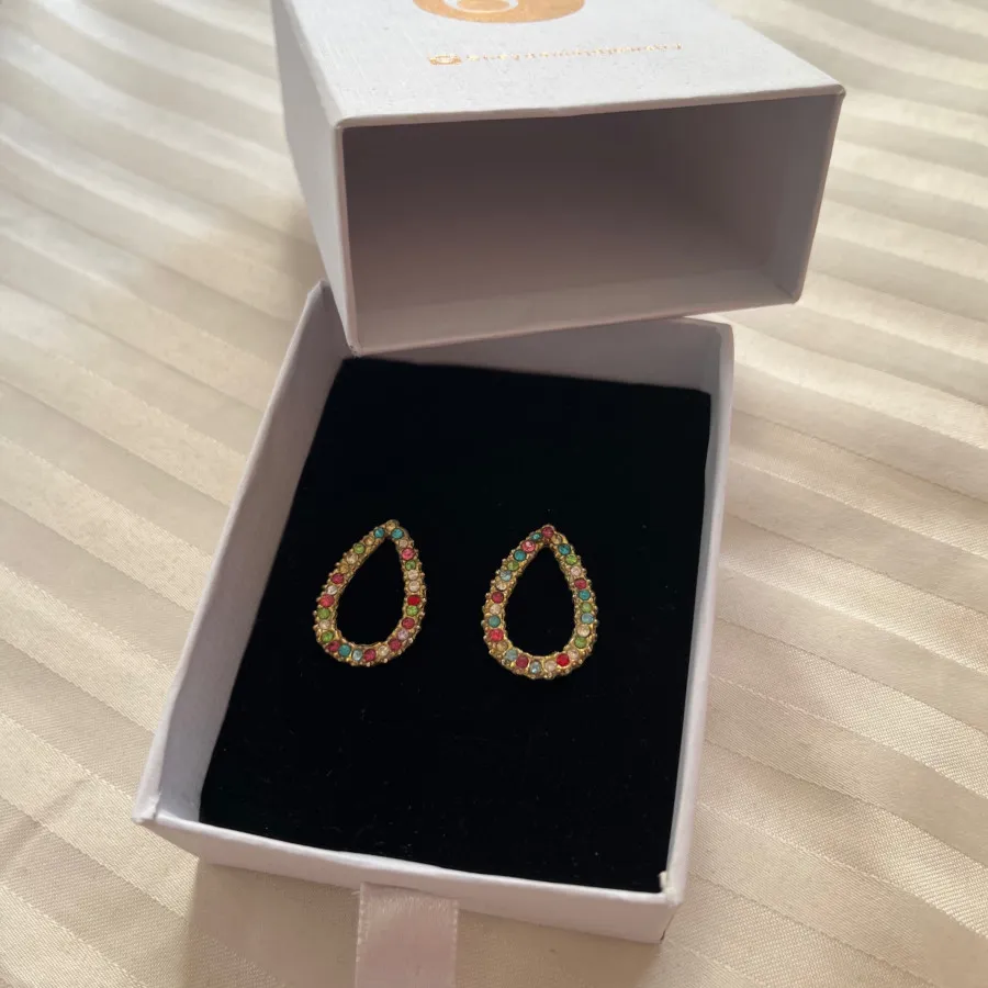 گوشواره نگینی