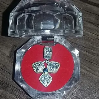 آویز گردنی گل نگین دار