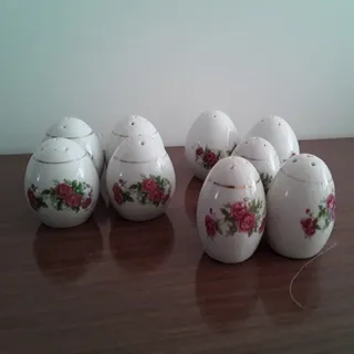 نمک پاش گل سرخی