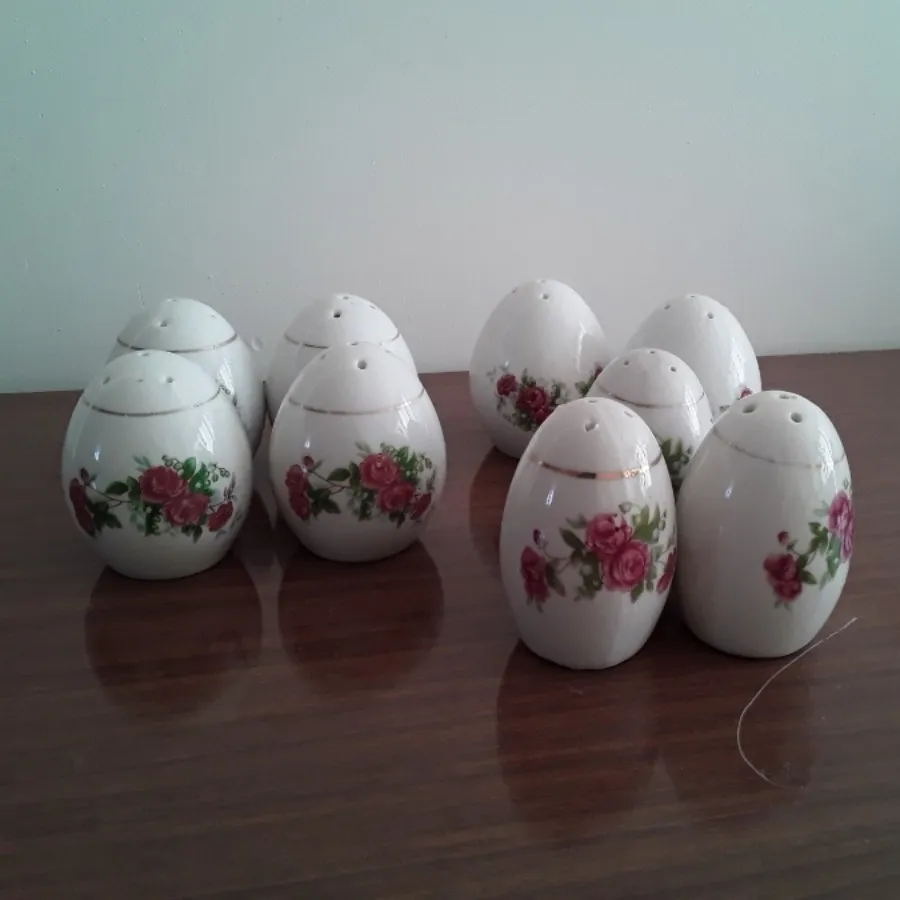 نمک پاش گل سرخی