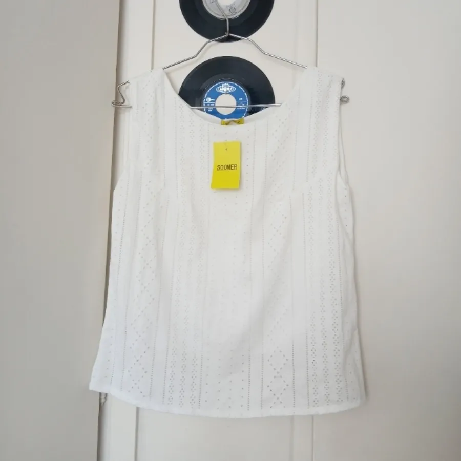 تاپ سفید خامه دوزی