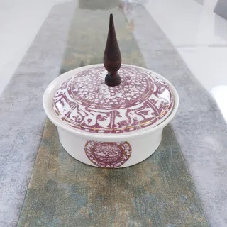 شکلات خوری آجیل خوری